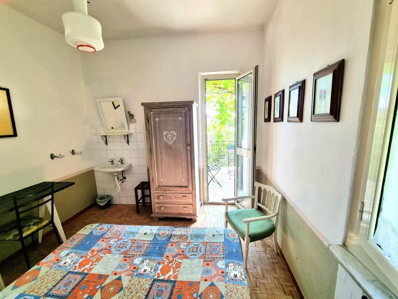 Casa Cambini Bed & Breakfast Marina di Massa Bagian luar foto