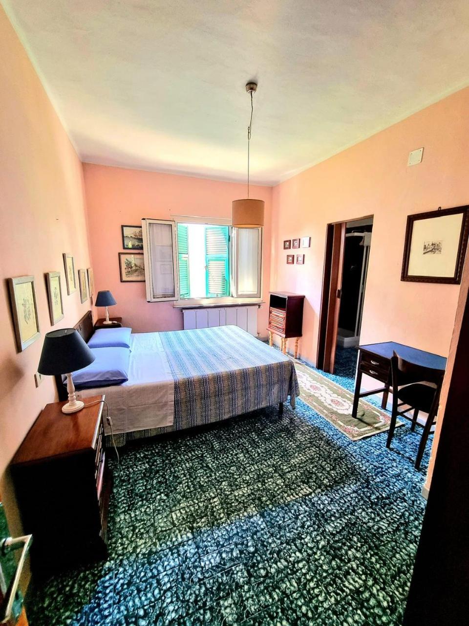 Casa Cambini Bed & Breakfast Marina di Massa Bagian luar foto